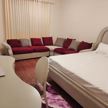 Arnim Suite - 3 Bedrooms Apartment ชาร์จาห์ ภายนอก รูปภาพ